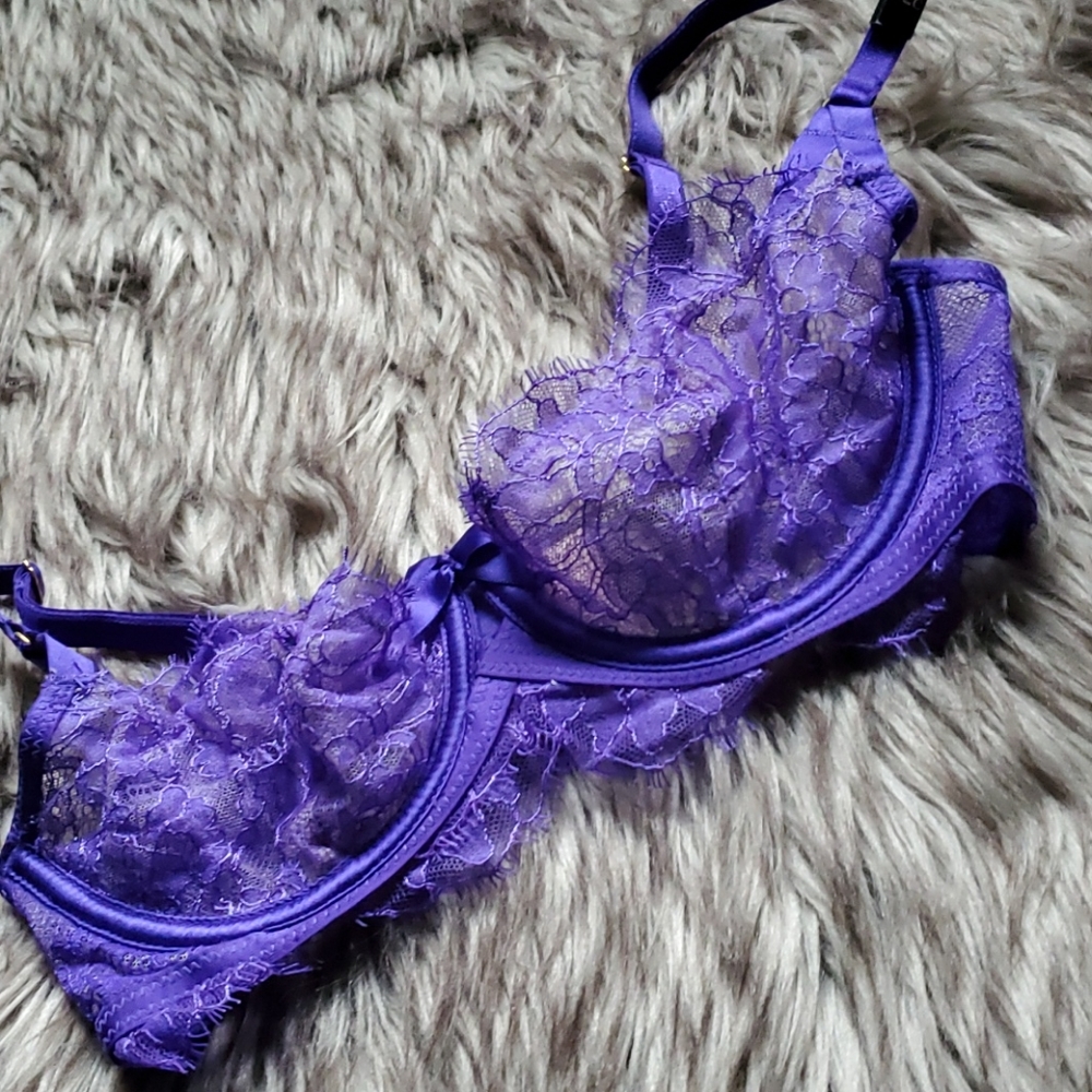 🖤Victoria's Secret purple lace unlined demi bra🖤